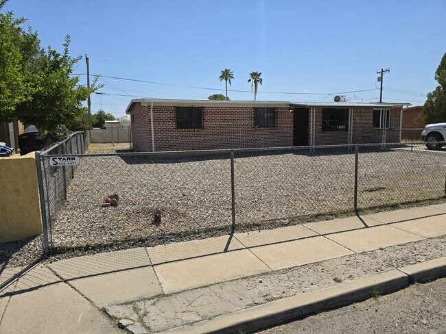 Foto del edificio - 5010 E 23rd St