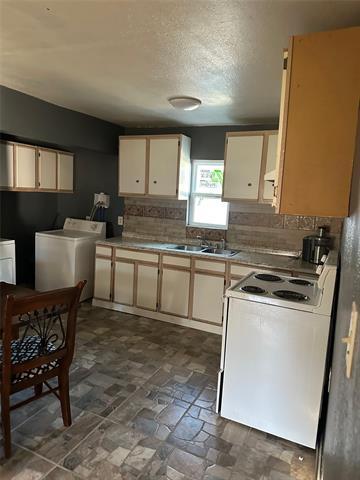 Foto del edificio - 1117 E Harvey Ave