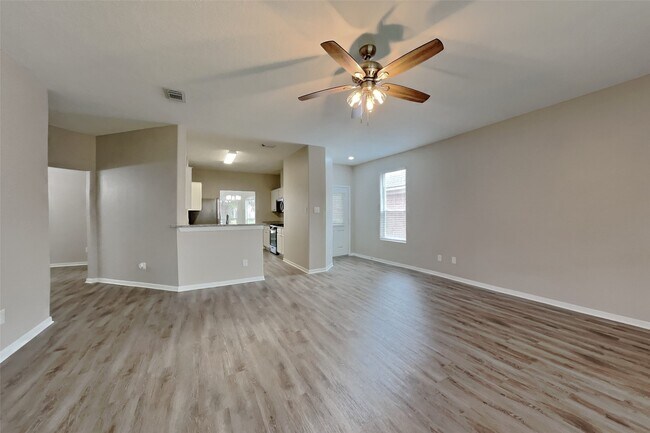 Building Photo - 15323 Fir Woods Ln