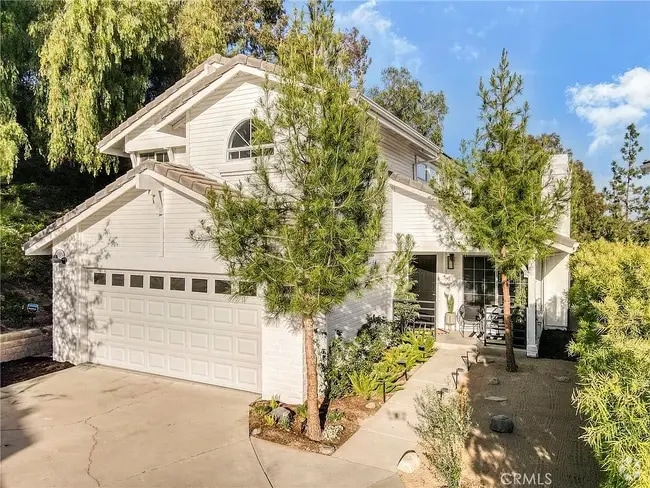 Building Photo - 7224 Bouquet Dr
