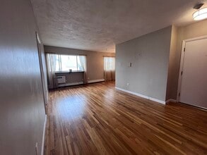 Building Photo - 101 Waite St