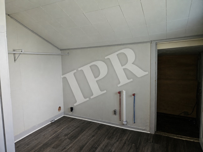 Building Photo - 330 Mayne St