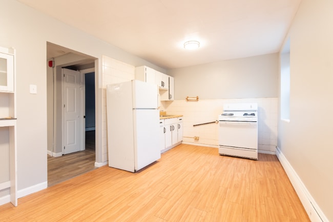 Photo - 672 N Main St Apartment