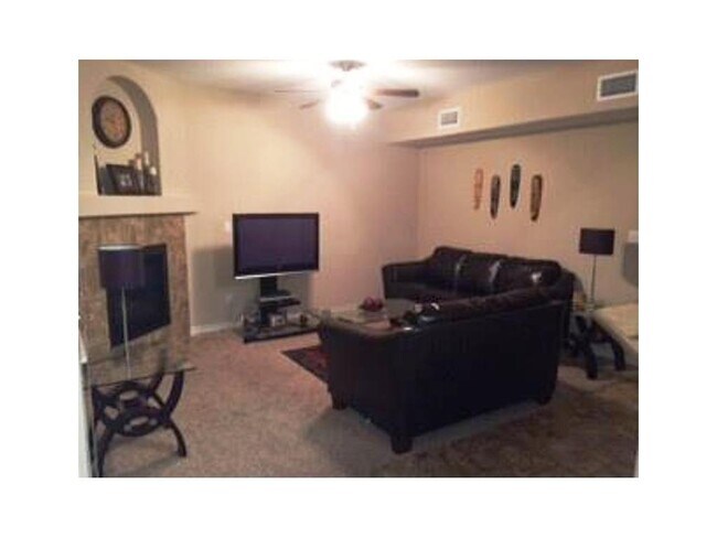 Foto del edificio - Great 2 story property located at West Hills!