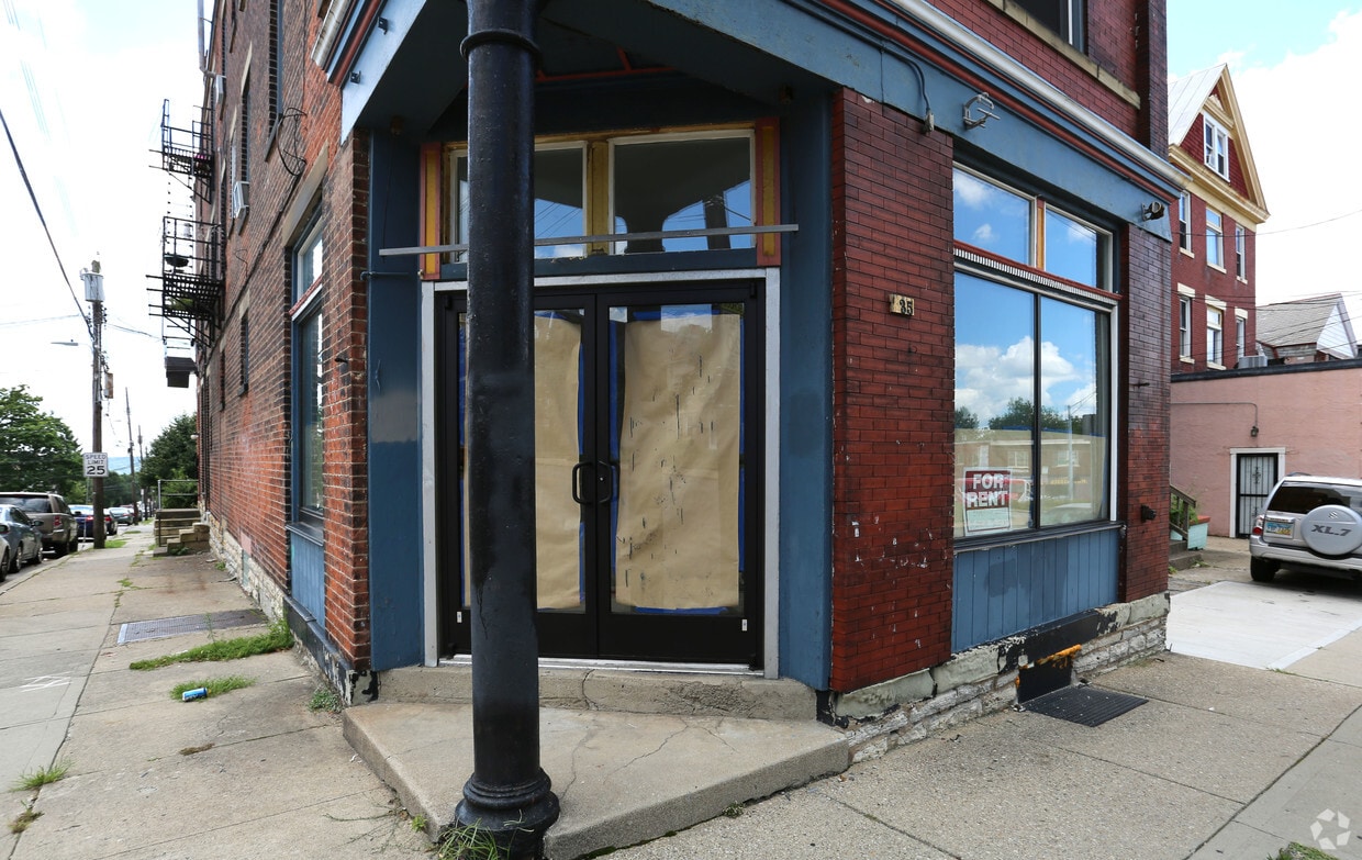 Building Photo - 335 W McMillan