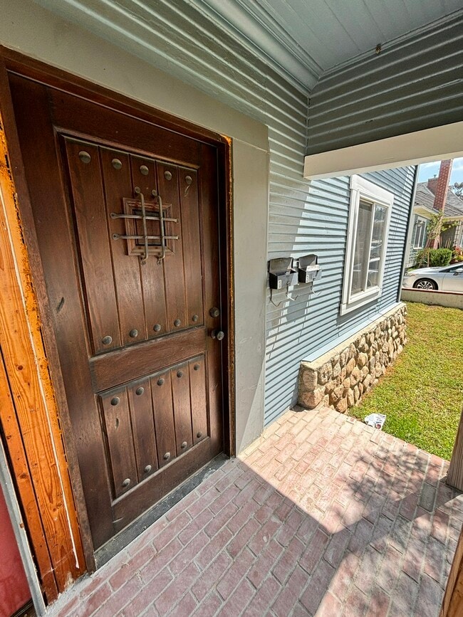 Building Photo - 13423 Olive Drive, Unit 1 Downstairs