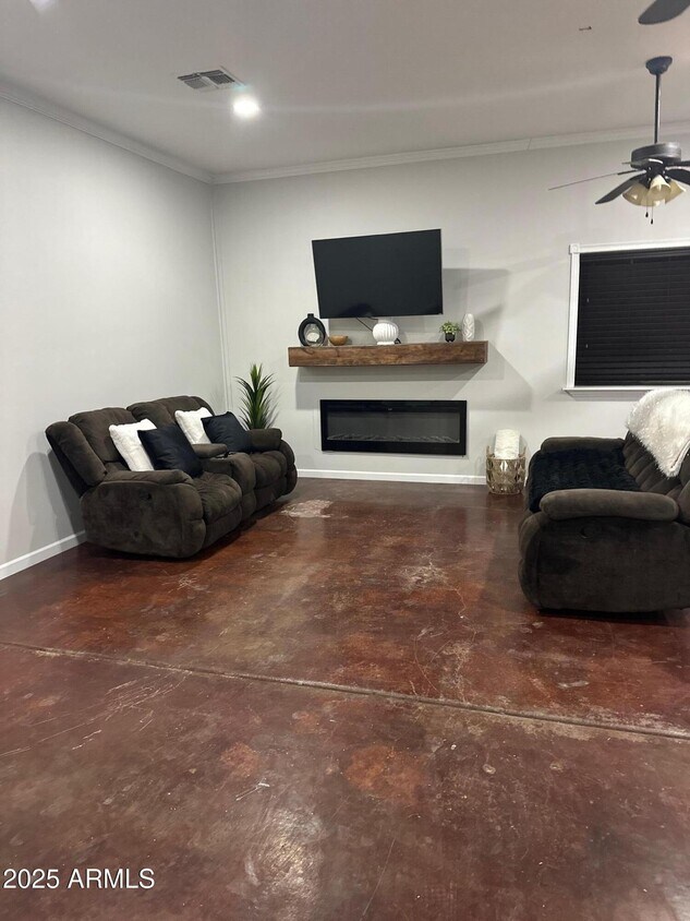 Primary Photo - 2266 E Willis Rd