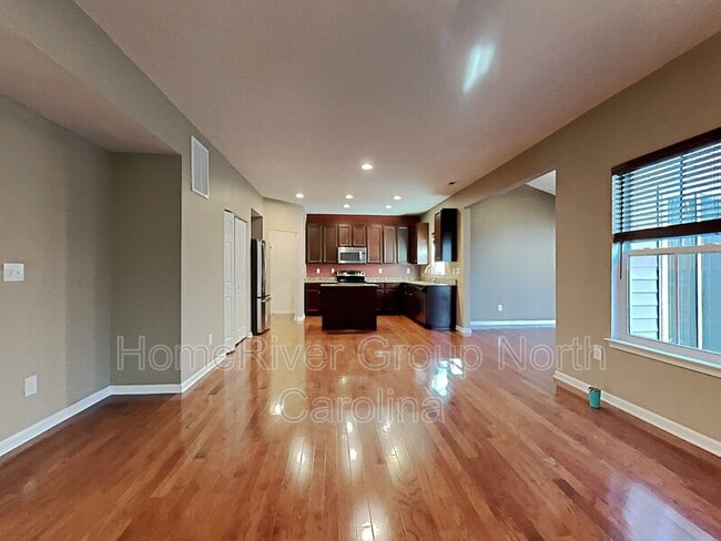 Building Photo - 7275 Sedgebrook Dr W