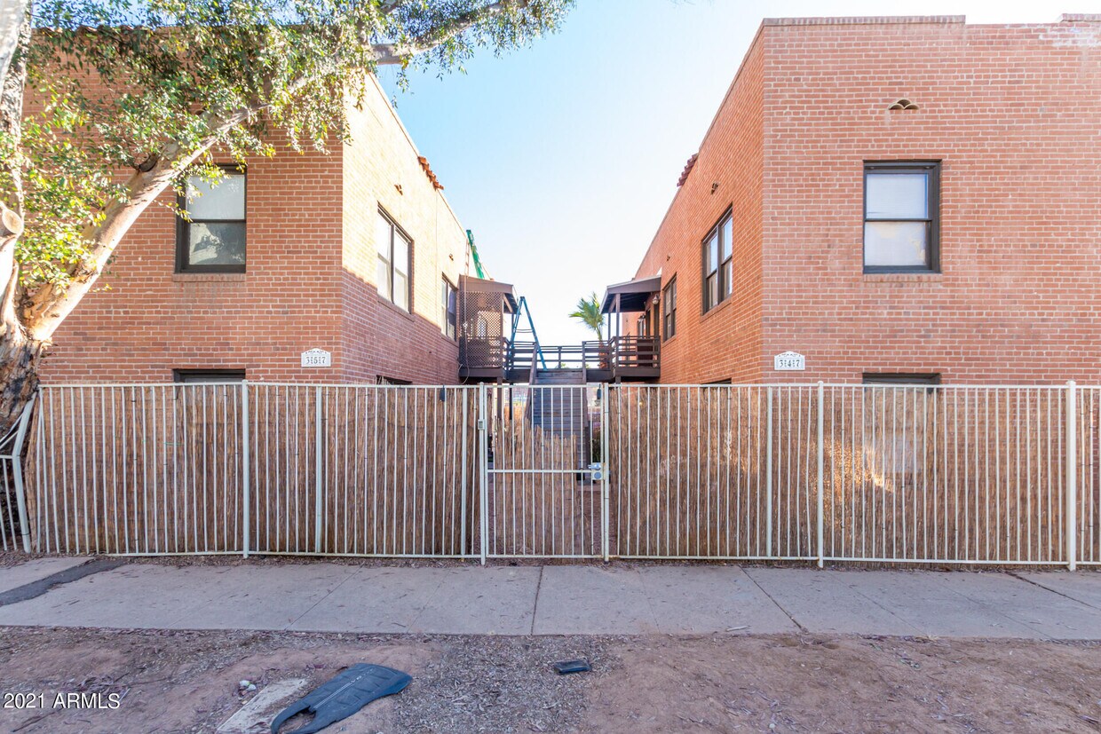 Primary Photo - 357 N 6th Ave