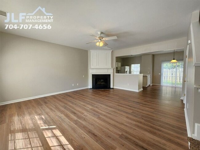 Foto del edificio - 3 Bedroom/2.5 Bathroom Townhome in Charlotte!