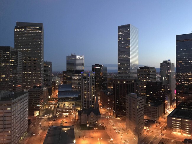 Foto del edificio - The Apartments at Denver Place