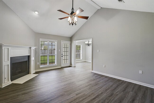 Building Photo - 4018 Brookwood Dr