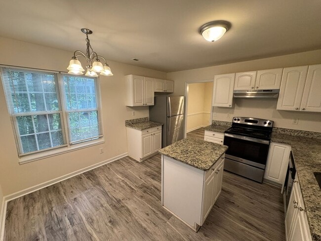 Building Photo - 6610 Cedar Cliff Dr