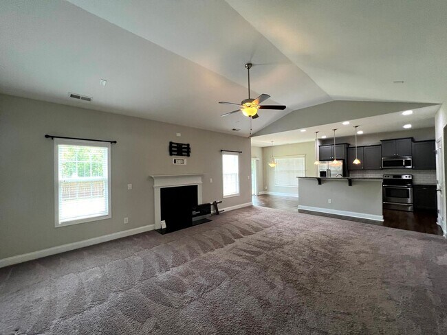 Building Photo - 198 Meherrin Lp