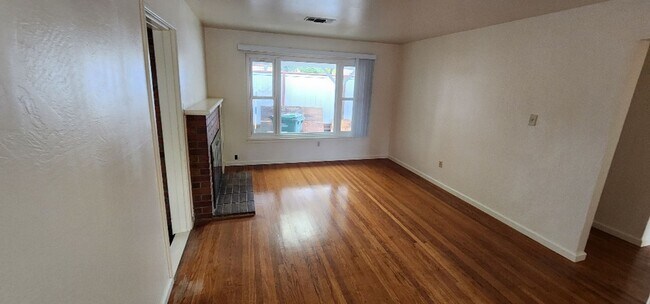 Foto del edificio - Updated Fair Oaks Beauty!