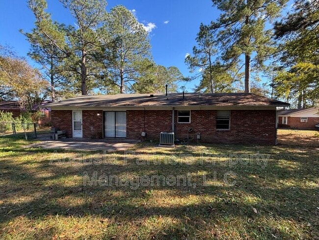 Foto del edificio - 2511 Drayton Dr