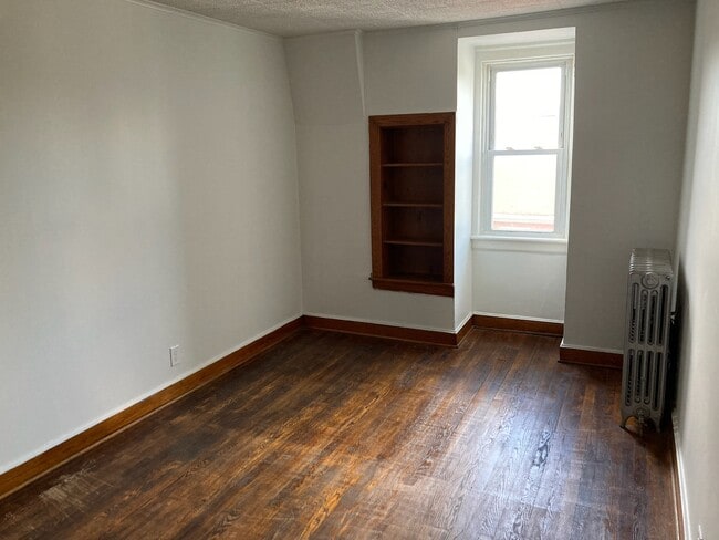 Building Photo - 123 East Ave
