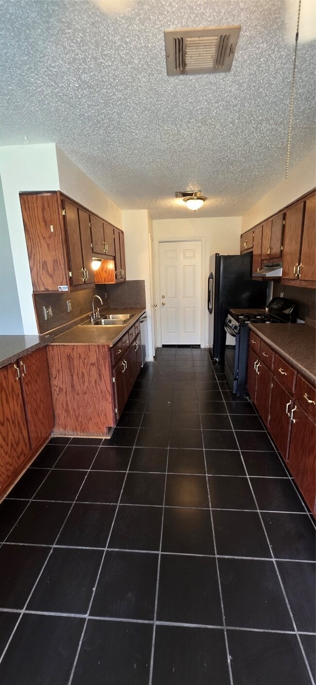 Foto del edificio - 2606 Lemonwood Ln