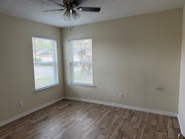 Building Photo - 635 S Archie St