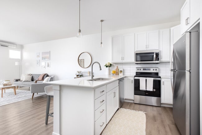 Unit Kitchen - Retreat at Urban Plains