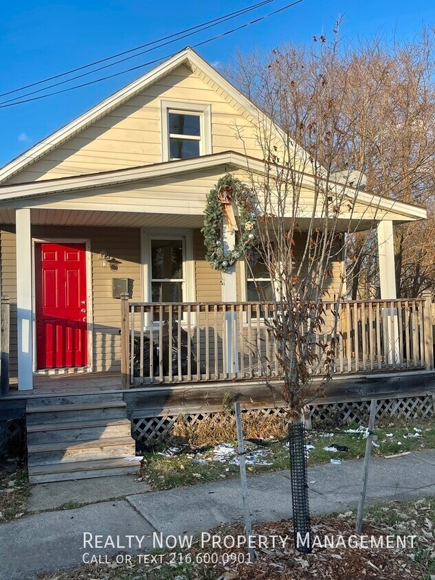 1172 Holmden Ave, Cleveland, OH 44109 Room for Rent in Cleveland, OH