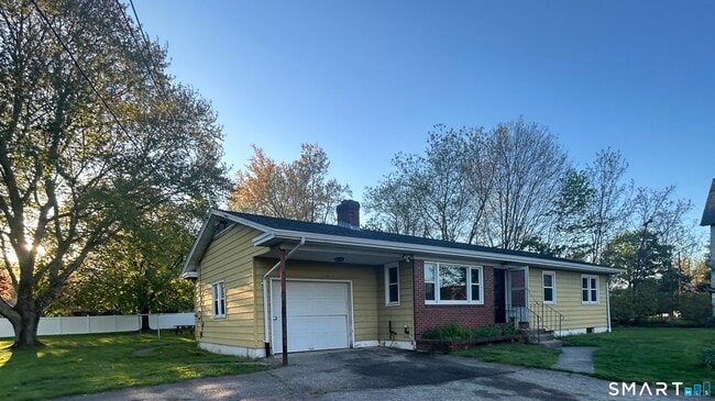 Building Photo - 248 Ivan Hill St
