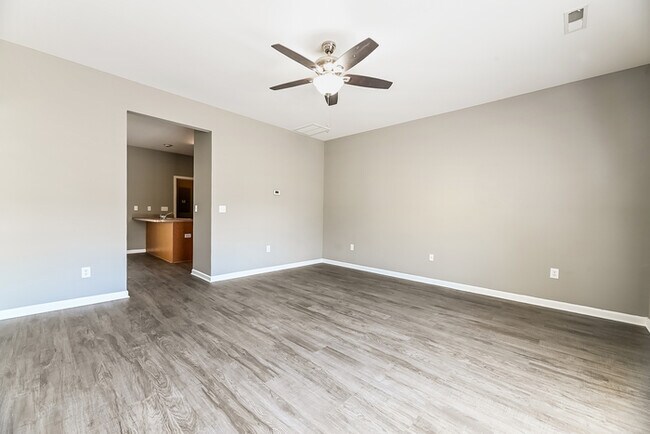 Building Photo - Cozy 3 Bedroom Townhome in Ladson, SC