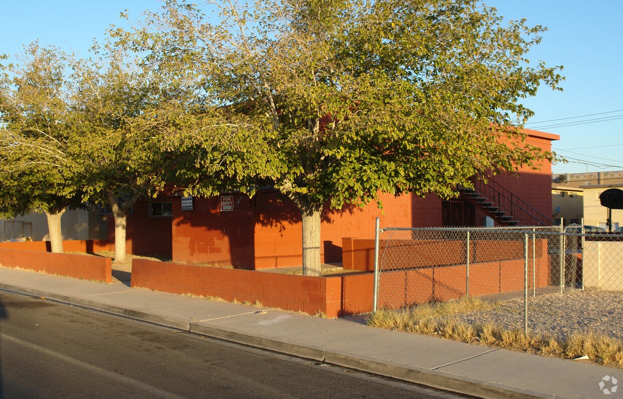 Building Photo - Por Robins Nest Apartments