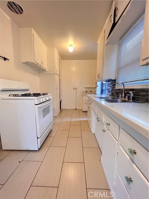 Foto del edificio - 473 W 21st St