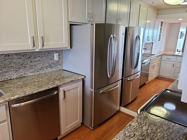 Building Photo - 10 Scenic Way, Unit 308