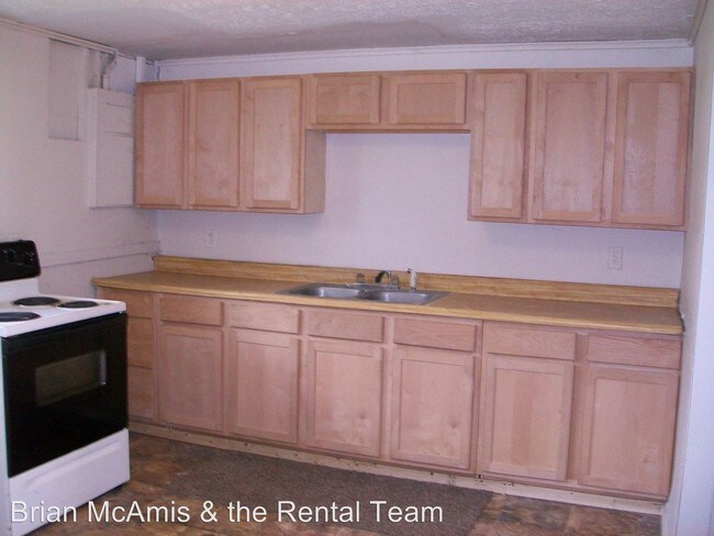 Building Photo - 812 Sherwood Dr