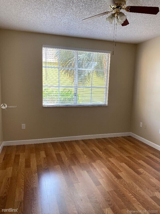 Building Photo - 2 br, 2 bath Condo - 2101 S Hiatus Rd