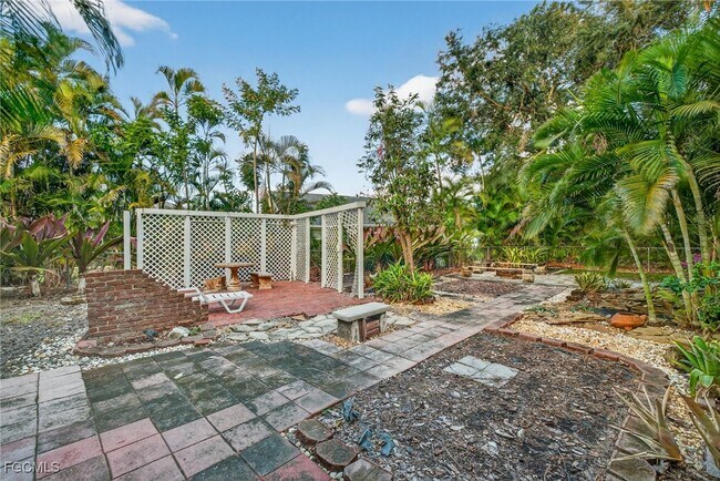 Foto del edificio - 18015 Horseshoe Bay Cir