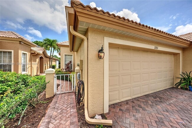 Foto del edificio - 3781 NW Willow Creek Dr