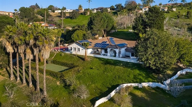 Foto del edificio - Fallbrook Ranch Gem!