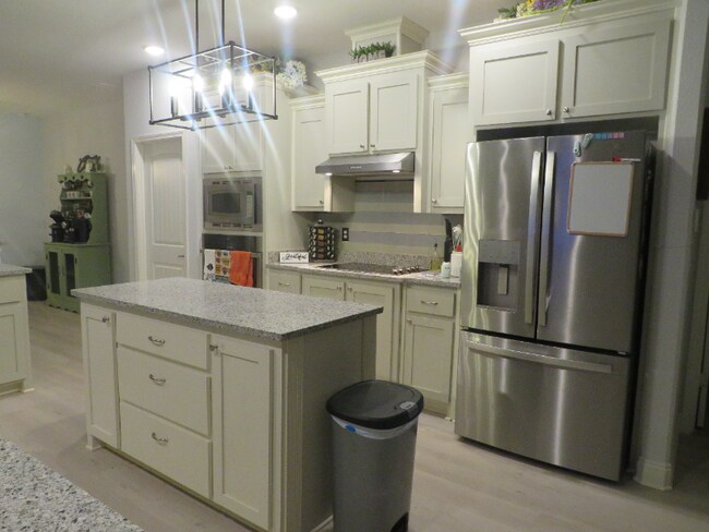 Building Photo - 9167 Tara Cir