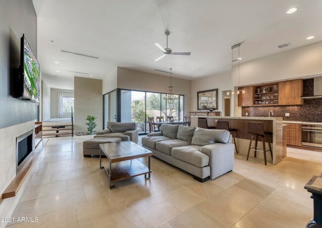 Foto del edificio - 4042 E. Saint Joseph Way, Phoenix, AZ 85018