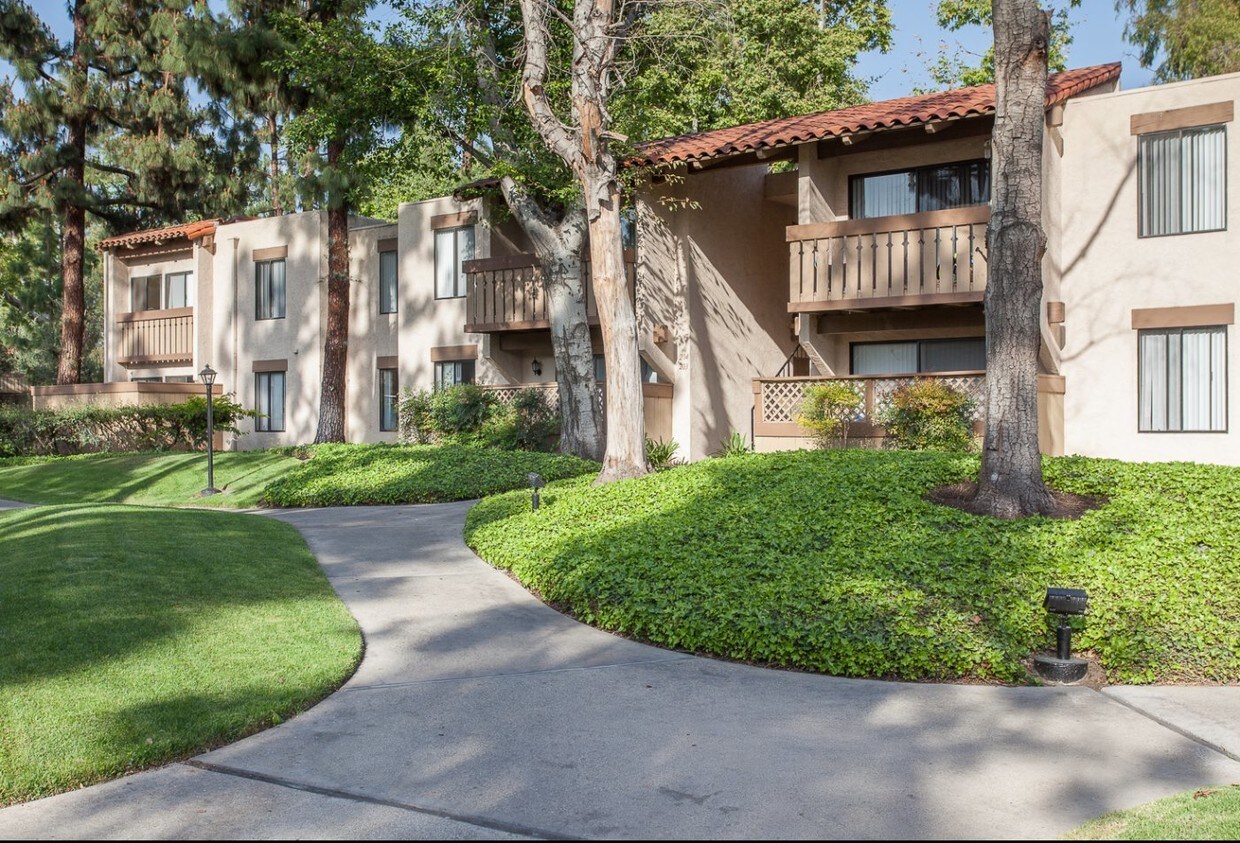 Foto principal - 2001 Deerpark Dr