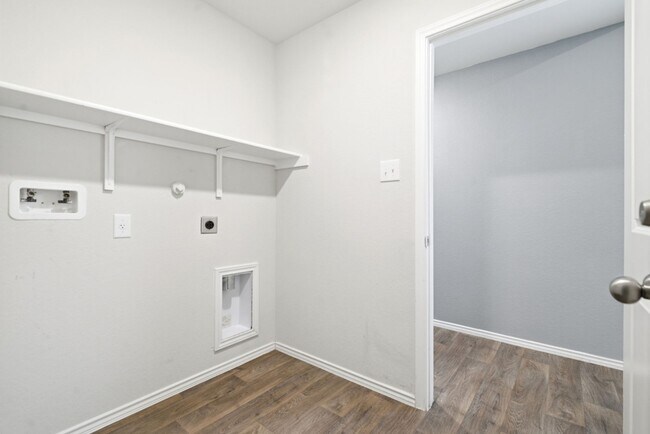 Building Photo - New 3-bed 2-bath home available in Cobalt Canyon Community! Move in NOW!