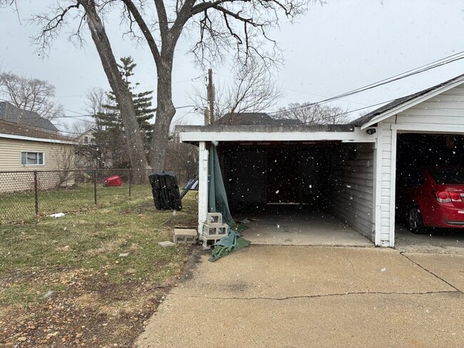 Building Photo - 203 Bonnie Brae Ave