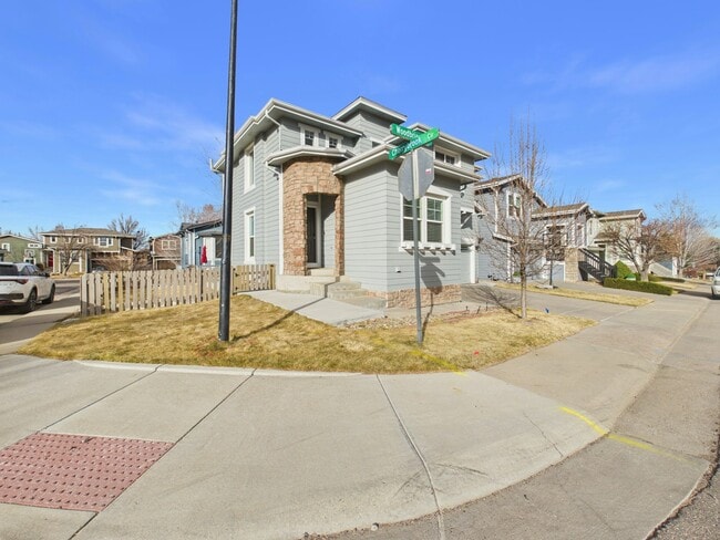 Building Photo - 2899 Woodbriar Dr