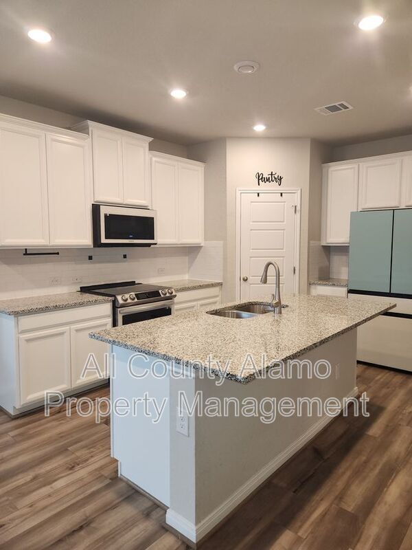 Building Photo - 9511 Bonito Fls Dr