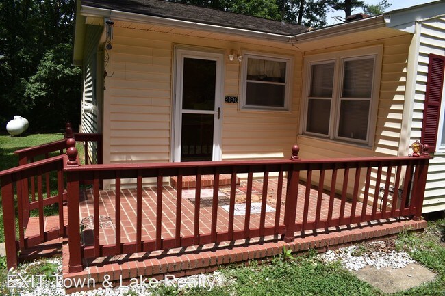 Building Photo - 3 br, 2 bath House - 2190 Airport Road