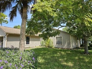Building Photo - 621 Cole Dr