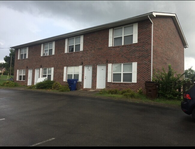 Foto del edificio - 1588 Meadow Spring Dr