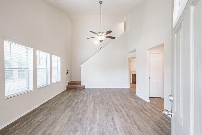 Building Photo - 14031 Amelia Dr