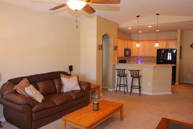 Foto del edificio - 2421 Owens Ave