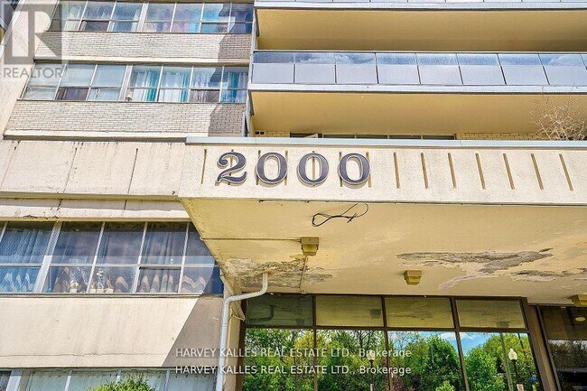 Building Photo - 2000 Sheppard Ave W