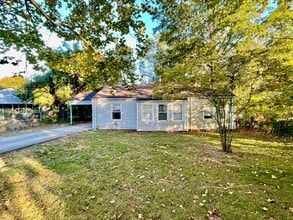 Building Photo - 1131 Amelia Ave