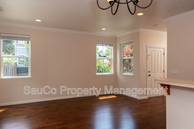 Foto del edificio - 292 NE 66th Ave